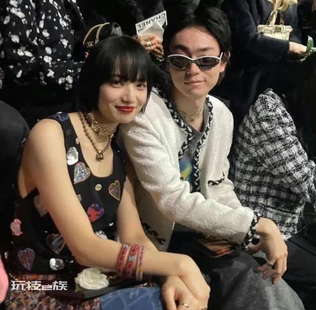 桂纶镁与昆凌同框 两位美女一起贴贴啦