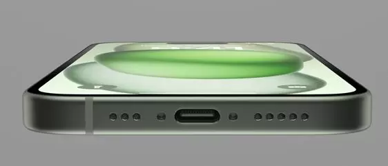 iPhone 15 Pro Max用非苹果USB-C数据线 端口竟烧坏